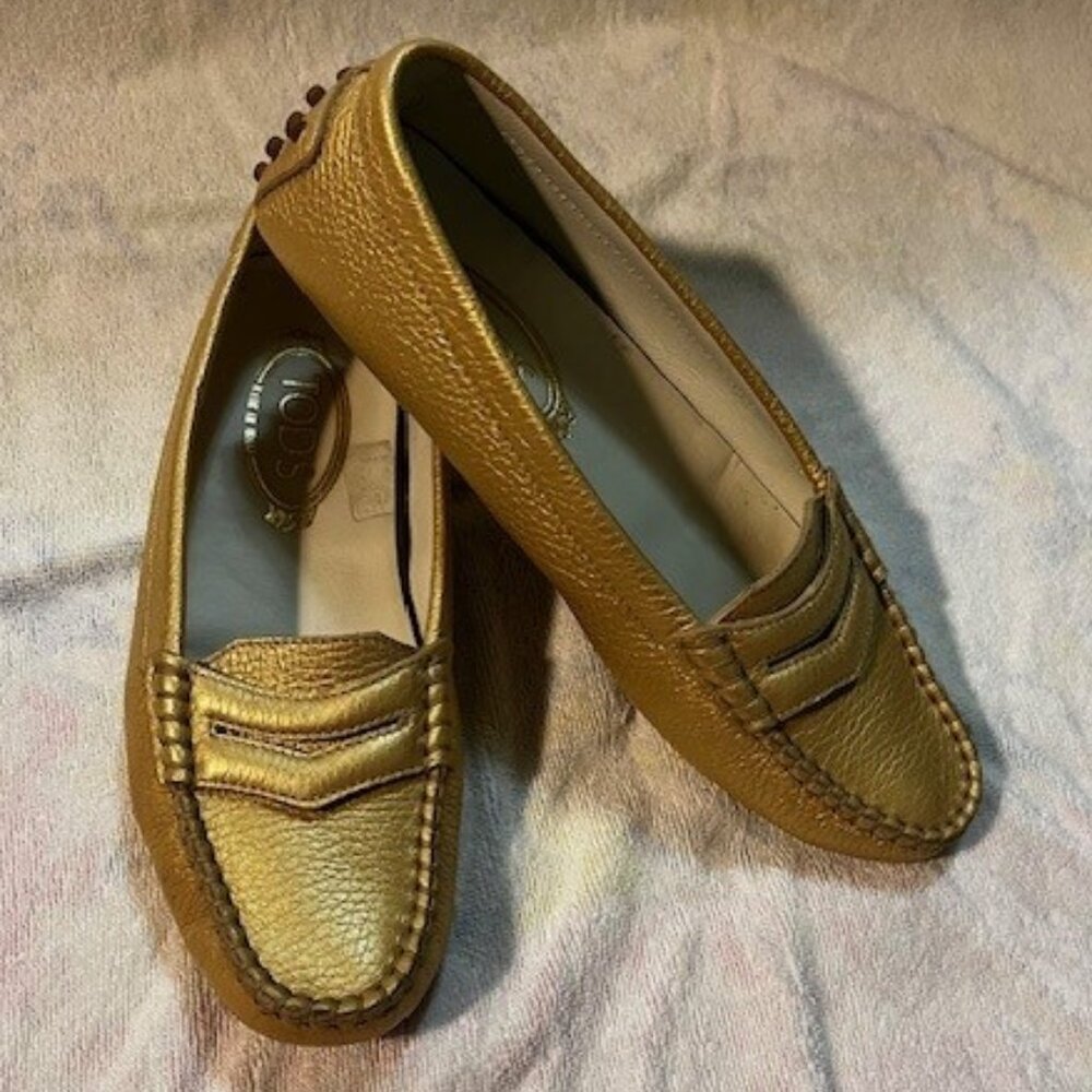 Gold Tod's pebbled leather Gommino loafers sz 7
